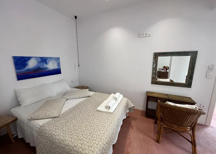 Naxos Art Studio 1